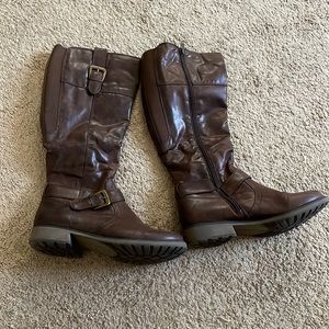 Size 6 Brown Baretraps boots